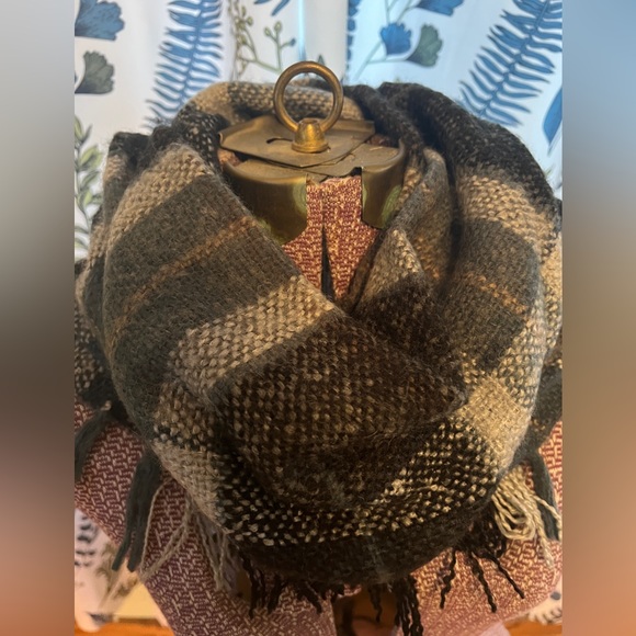 🎁 Loft Scarf - Picture 4 of 5